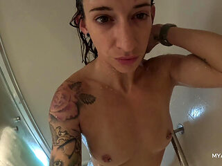 Hotel Showers