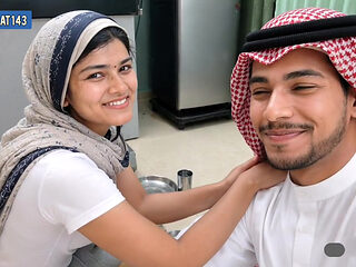 Arab Stepsister kichan Romantic Video !