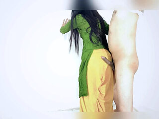 Desi Bhabhi Horny Indian Pussy Fuck - Hindi Audio XXX Video