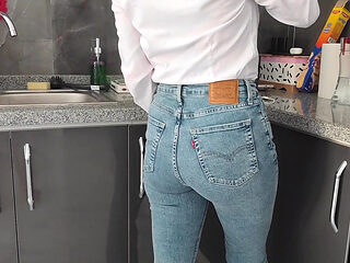 I Fuck a Hot Stepmom in Her Clothes in the Shower!