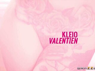 Cum Get A Massage With Xander Corvus, Kleio Valentien - Brazzers