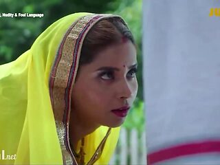 Indian beauty captivates with daring family passion in thrilling massive play