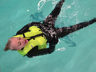 Neoprene Lust: Inflatable Snorkel Vest Pleasure in the Pool