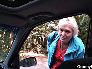 Granny Gets Picked Up and Hardcore Pounded Outdoors