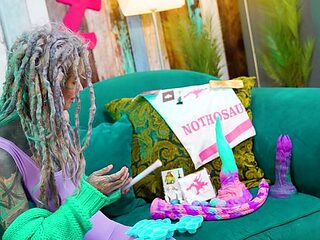 Spicy Anuskatzz's dreadlock girl action