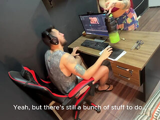Camila Vegas Sucks Me Kneeling in the Office Until I Empty