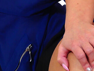 Hot Czech Mature Pussy Gaping in Close Up