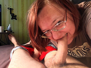 Close up 4K Amateur Girlfriend Blowjob Curvy Brunette with Glasses Sucks and Strokes Cock