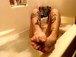 Long Toes Wet Big Feet