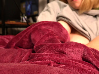 Watching TV together turned into a handjob with a premature and totally ruined orgasm