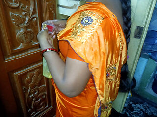 Indian Mallu Aunty Saree Changing Enjoying