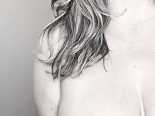 Lucky Gurl Jasmine Flowers - Hot Latina MILF Gives a Sneaky Sloppy Handjob