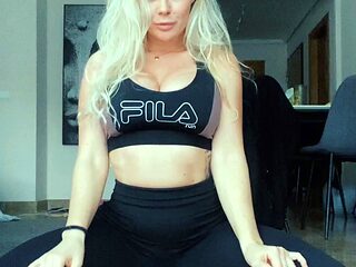 Amazing Amateur Blonde Naked Babe