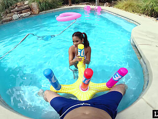 24 hours of summer: pool day with my boyfriend