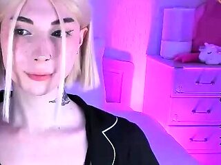 Solo masturbation of a beautiful amateur blonde