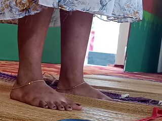 candid asian feet in train : candid soles close ups