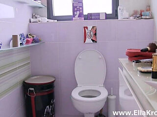 I Need a Toilet Slave (mp4 960*540)
