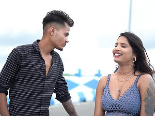 Desi Girl Tejaswini Viral Road Sex - 18 Year Old Indian Bhabhi Hardcore Fucking