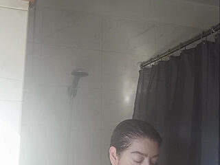 Wet Hottie