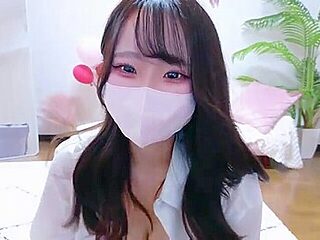 Erotic live chat with cute beautiful girl
