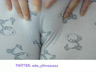 CAMELTOE- MASTURBATION IN PAJAMAS- PUFFED PUSSY- TURKISH PORN