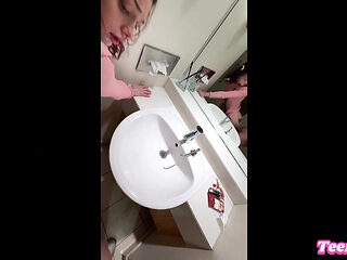 Daisy Love Fucking in a Mall Bathroom
