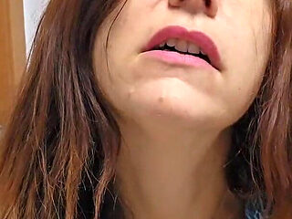 Seducing Stepmom While She Is Doing Her Yoga Session