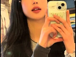 자위도 좋아하고 섹스도 좋아하는 여친