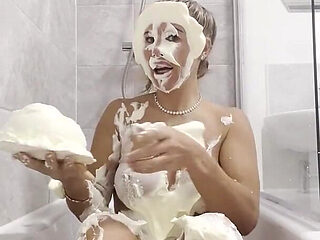 Pies to the Face Naked in the Bath