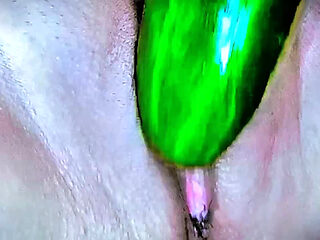 Miss Khalifa Dildoing With Mandingo Cucumber For Her Thirsty White Shaved Big Pussy