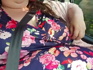 SSBBW in Car Belly Play