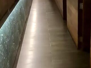 SPA masaje juntos, terminamos follando follando en los vestidores y las empleadas escuchando