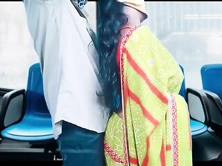 Tamil MILF sucks and seduces men in public bus
