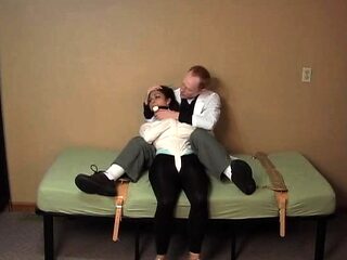 Hot amateur web cam babe fingers her awesome pussy