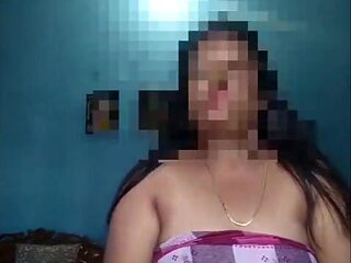 Indian desi cougar step-mom intro seducing movie.