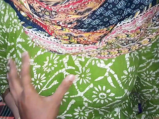 My female friend was lying there, looking hot in her I fcked her and satisfied her body.