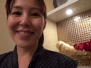 K-cup Super Milk Wife, Megumi, 42 Years Old