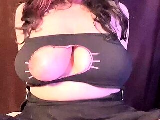 Love Chat Big Boobs Brunette Masturbating For Cam