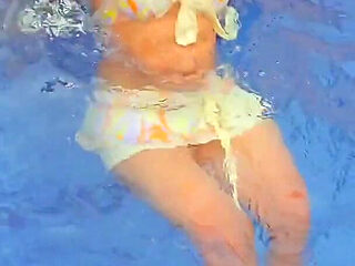 Rich Woman Masturbate in Her Swimming Pool