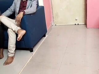 Boss bangs sexy coworker in steamy French fuck session