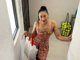 Step Mom Gives Blowjob Advice To Teen Son For His Date - Latina MILF Teaches Inexperienced Boy