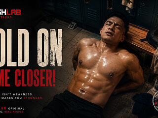 Hold on! Come Closer! Asia Twink Get a Nice Handjoib in the Locker Room!