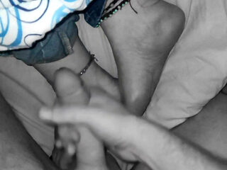 Cum on her feet