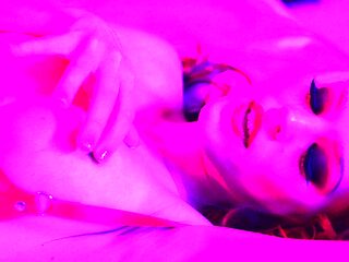 Loren Minardi's Wet Bedroom in a European Heat